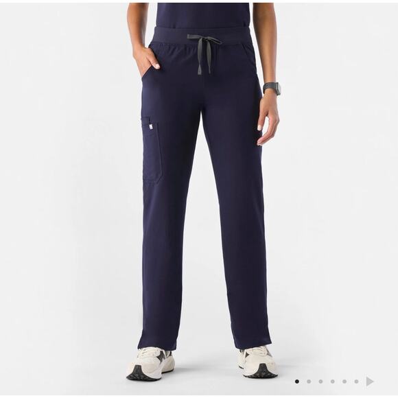 Women's FIGS Kade Cargo Scrubs Bottoms Size XS Petite Navy Blue #T21004P - Picture 1 of 9